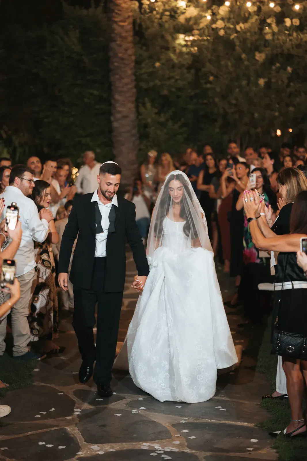 צילום חתונה בגבעה בברנר: סטייל אדיטוריאלי, הינומה ומגדל כוסות, תמונה 8