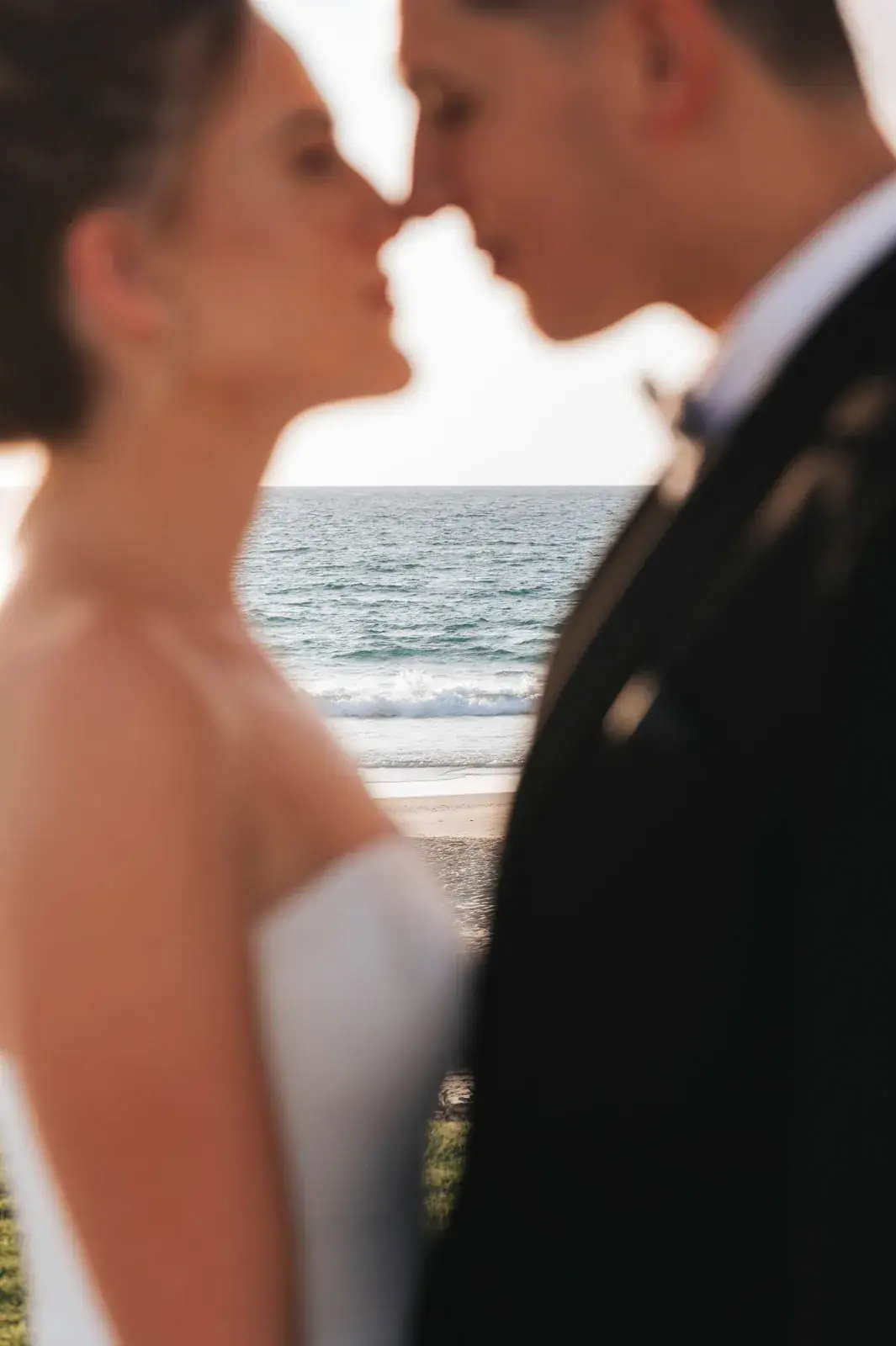 Wedding Photography at Kochav Hayam: Soft Elegance and Light on the Waterline, photograph 10