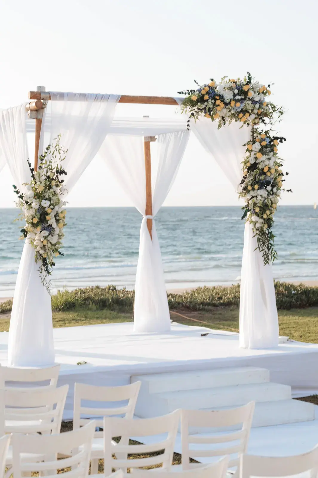Wedding Photography at Kochav Hayam: Soft Elegance and Light on the Waterline, photograph 11