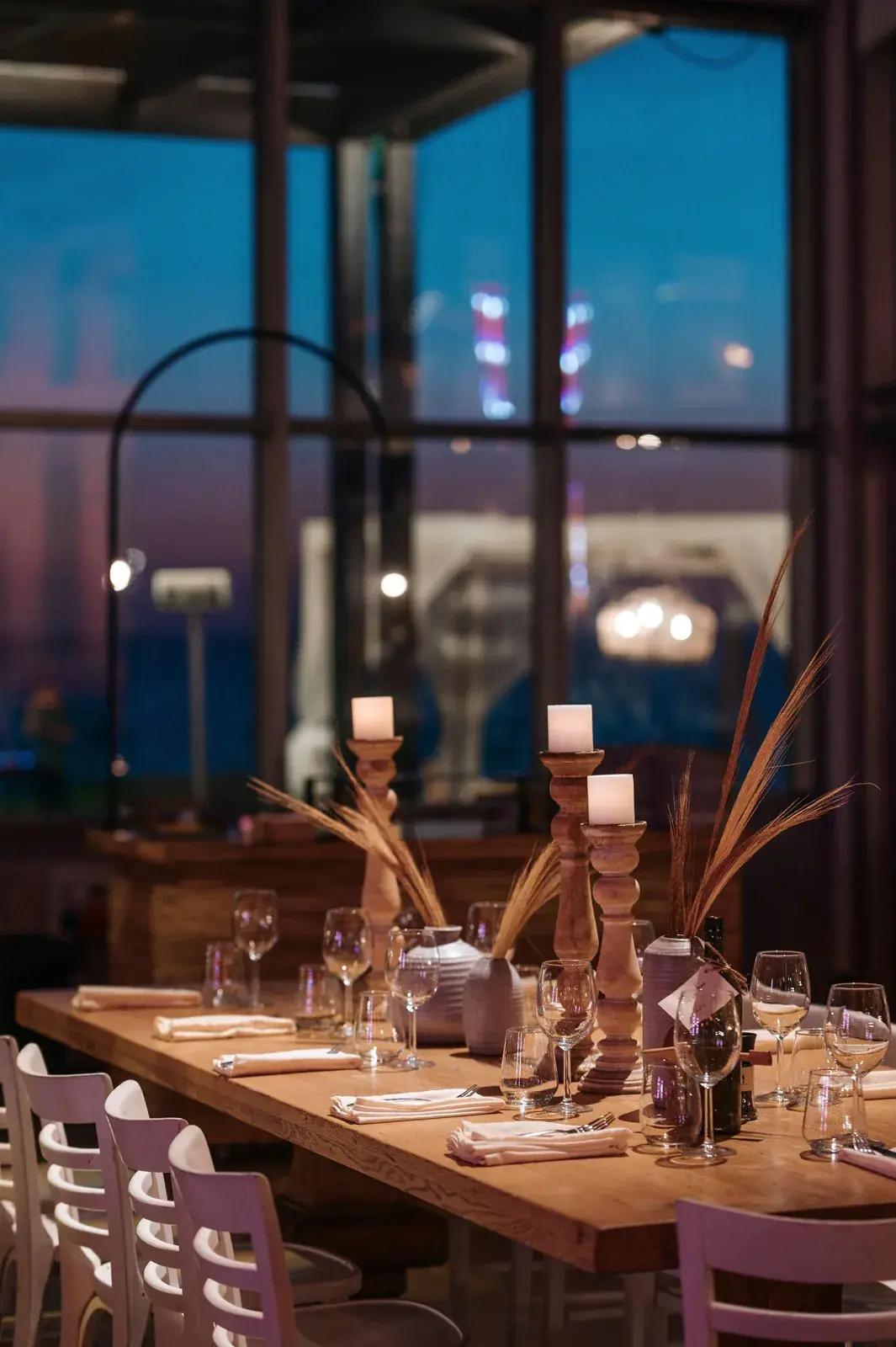 Wedding Photography at Kochav Hayam: Soft Elegance and Light on the Waterline, photograph 12