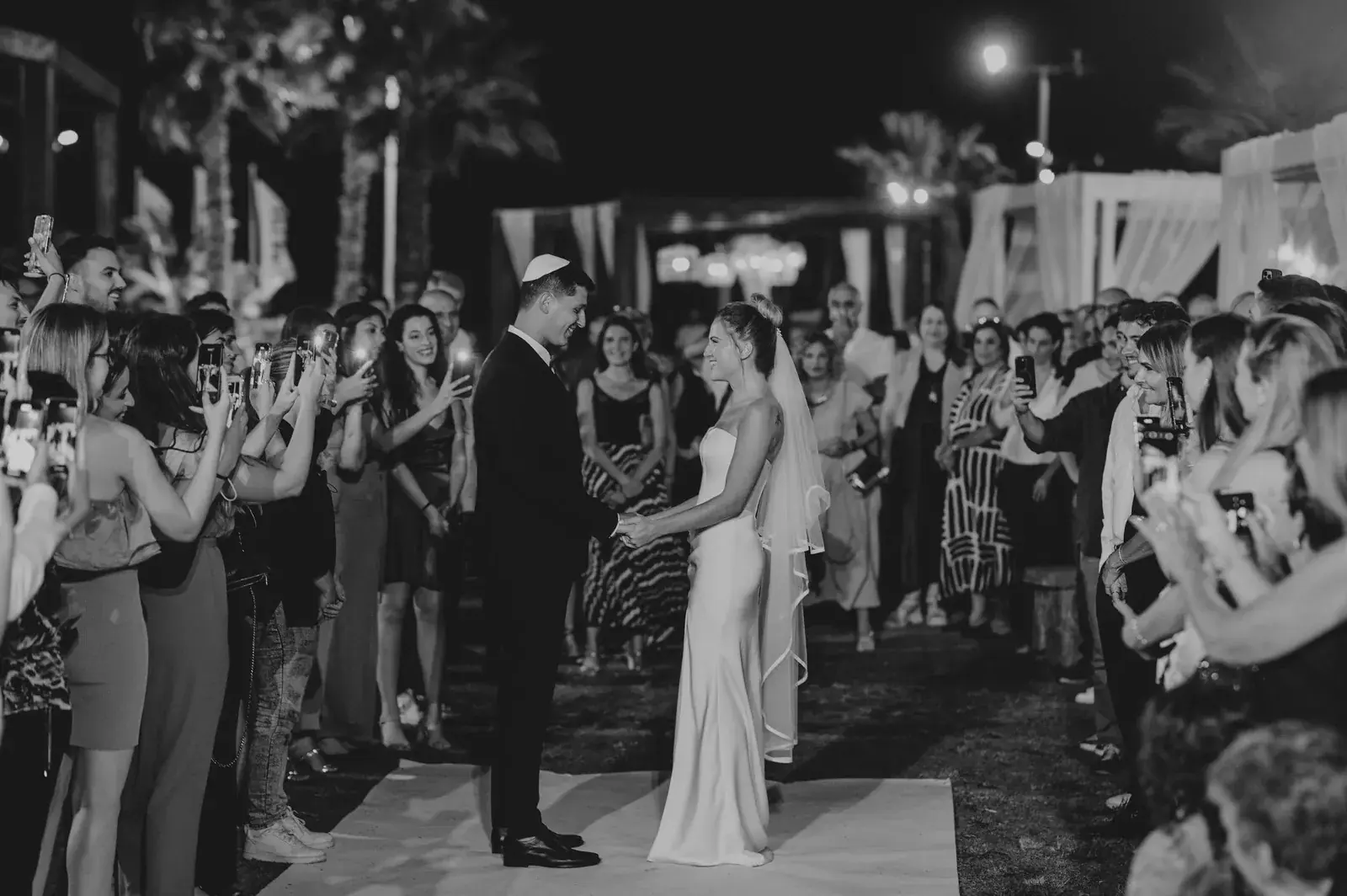Wedding Photography at Kochav Hayam: Soft Elegance and Light on the Waterline, photograph 15
