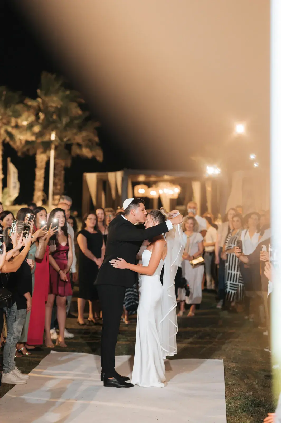 Wedding Photography at Kochav Hayam: Soft Elegance and Light on the Waterline, photograph 16