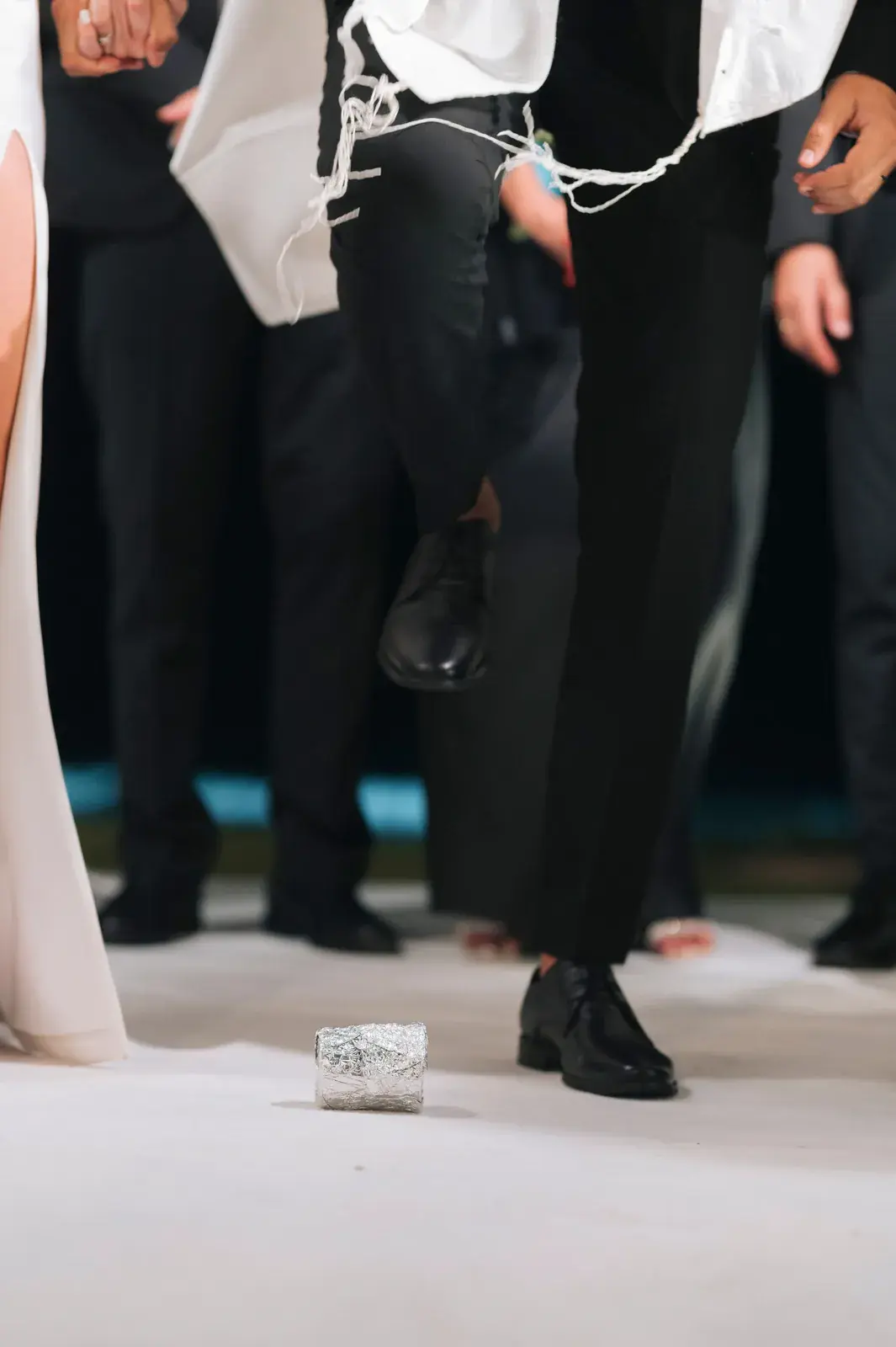 Wedding Photography at Kochav Hayam: Soft Elegance and Light on the Waterline, photograph 18