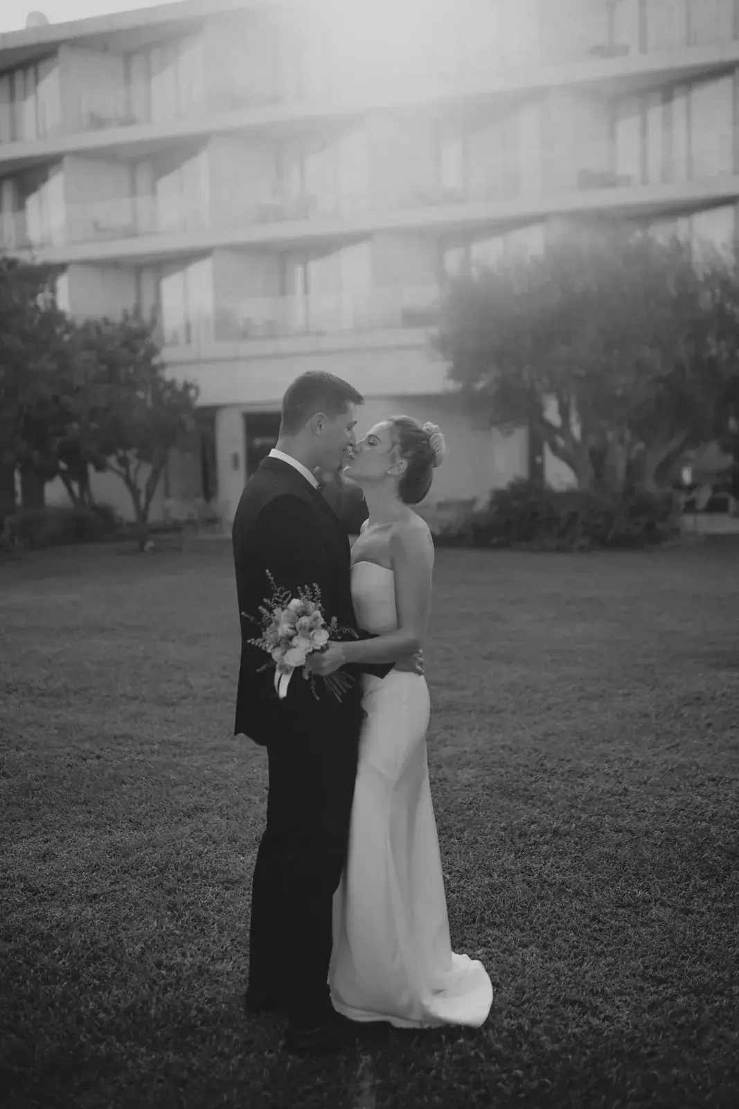 Wedding Photography at Kochav Hayam: Soft Elegance and Light on the Waterline, photograph 25