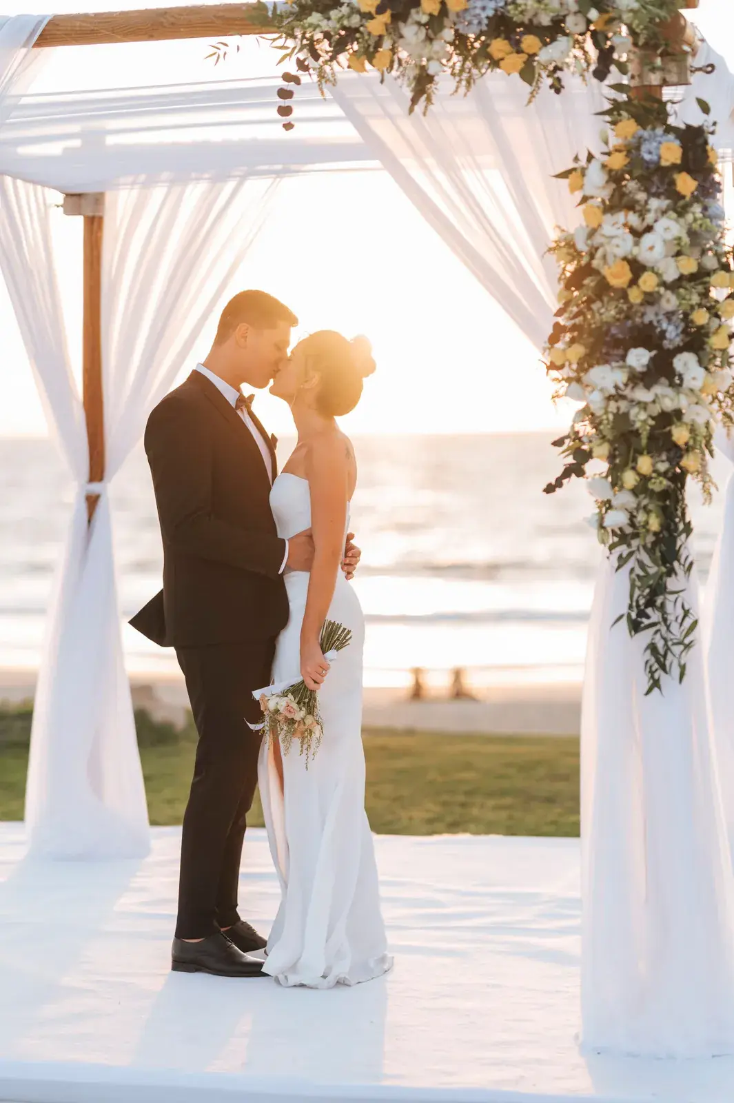 Wedding Photography at Kochav Hayam: Soft Elegance and Light on the Waterline, photograph 42