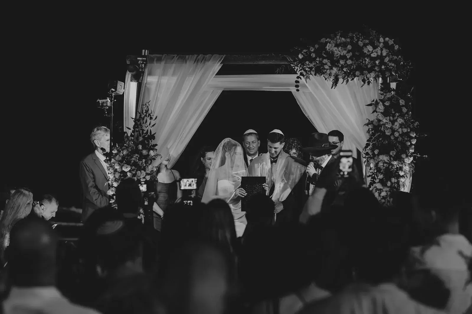 Wedding Photography at Kochav Hayam: Soft Elegance and Light on the Waterline, photograph 44