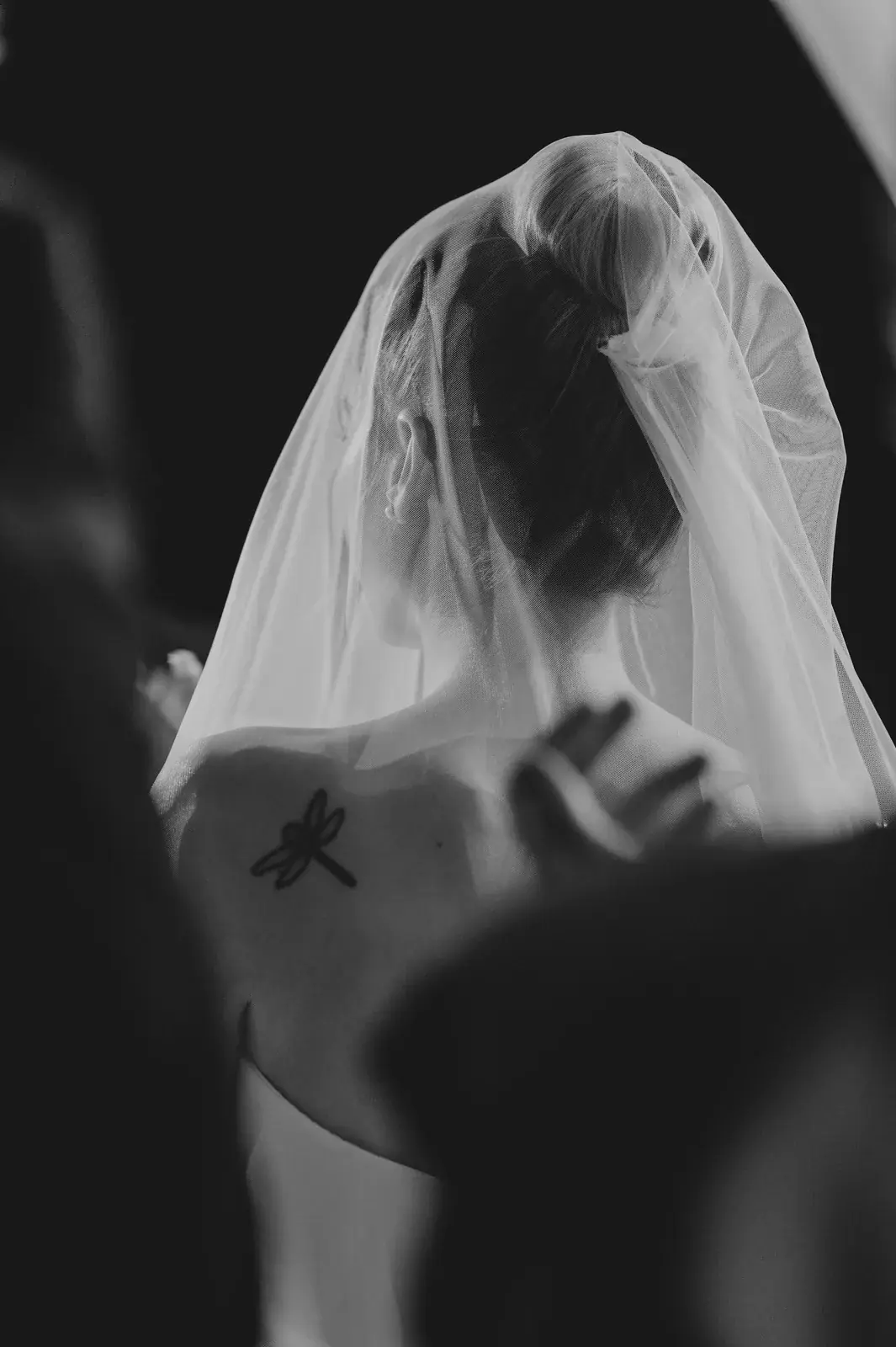 Wedding Photography at Kochav Hayam: Soft Elegance and Light on the Waterline, photograph 45
