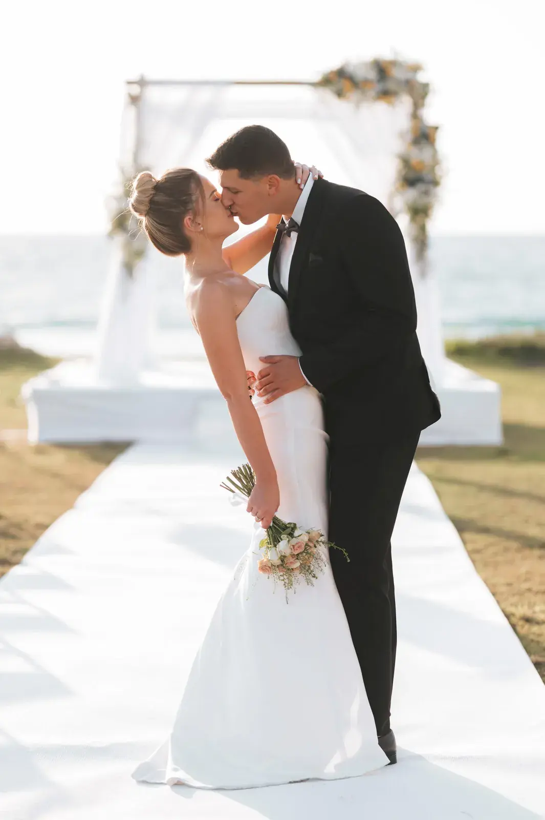 Wedding Photography at Kochav Hayam: Soft Elegance and Light on the Waterline, photograph 6