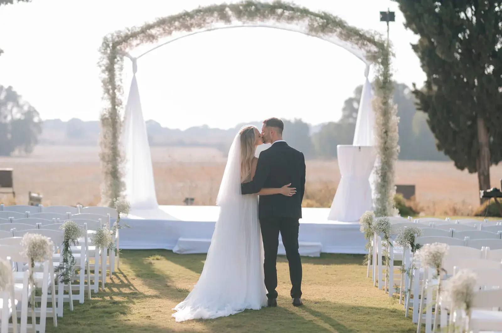 A Boutique Evening Wedding – The Aesthetics of Beauty and Smart Timeline Planning, photograph 5