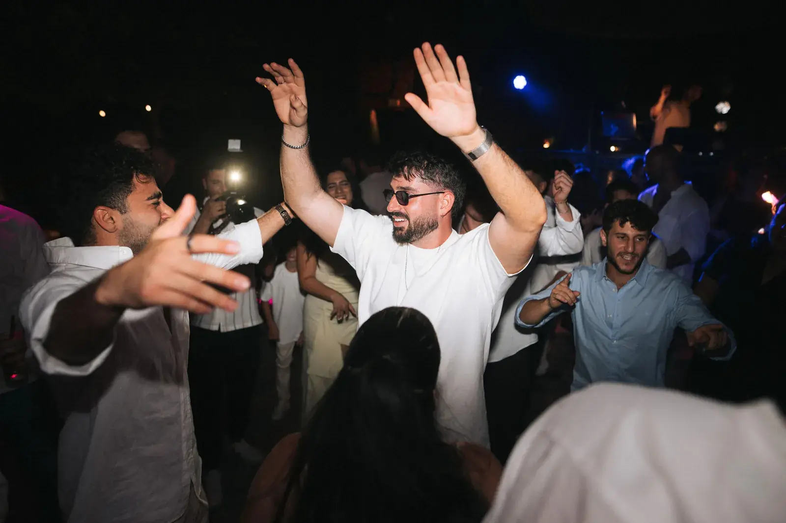 צילום חתונה בצל החורש: אסתטיקה אדריכלית ורגעי טבע ספונטניים, תמונה 50
