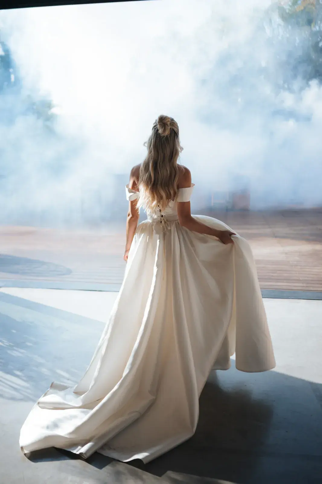 Wedding Photography at Kahi Resort: The Perfect Blend of Rustic Architecture and Modern Luxury, photograph 28