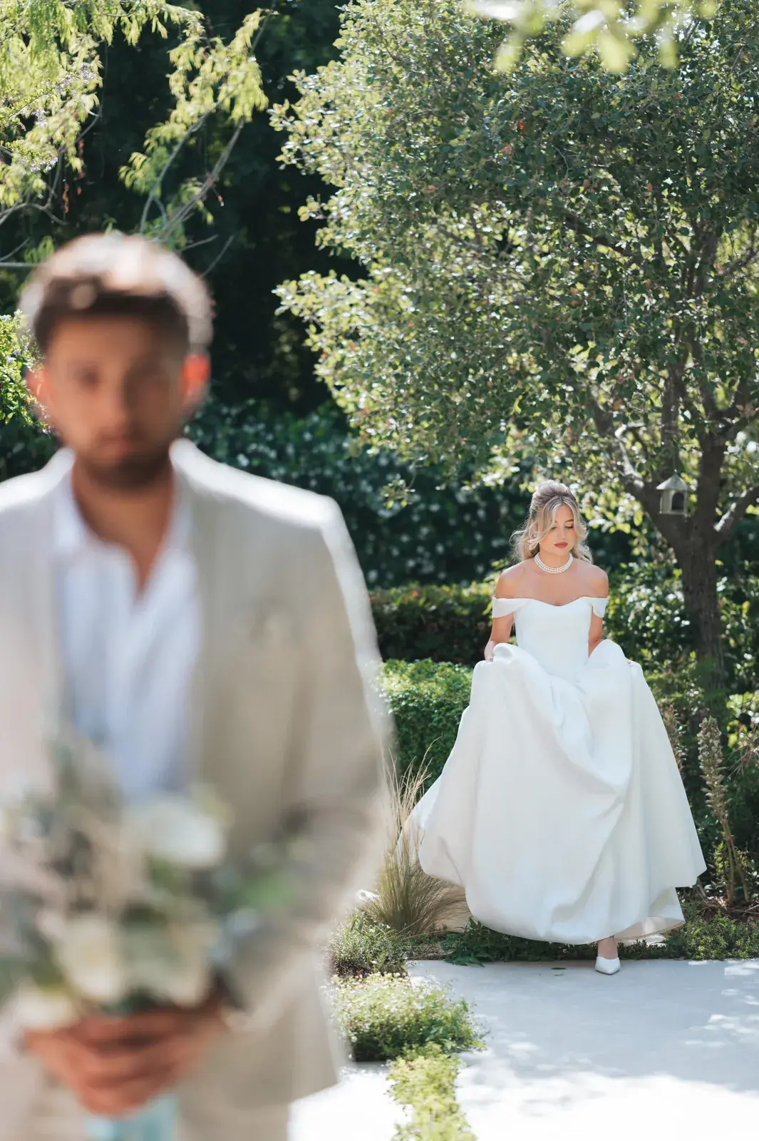 Wedding Photography at Kahi Resort: The Perfect Blend of Rustic Architecture and Modern Luxury, photograph 6