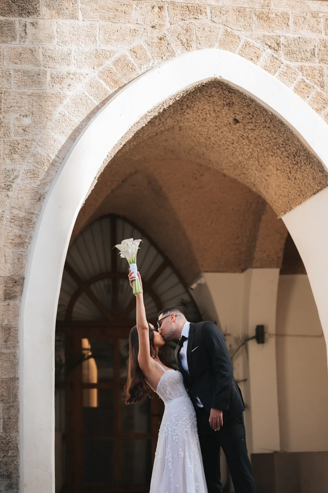 צילום חתונה בתל אביב: נווה צדק ועד שדרות רוטשילד – מסע בין סטייל לאמת אורבנית, תמונה 3
